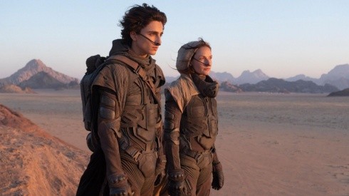 Timothée Chalamet y Rebecca Ferguson como Paul Atreides y Lady Jessica, respectivamente, en "Dune".