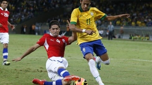 Álvarez jugó ante Brasil su último partido por la Roja.