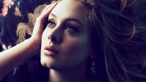 Adele se ha mantenido alejada del mundo de la música después de que tuvo un problema en sus cuerdas vocales.