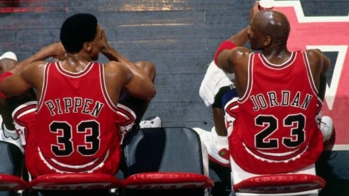 Michael Jordan junto a su eterno compañero Scottie Pippen