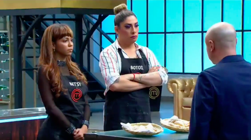 Un poco antes de que echaran a Daniela Palavecino, Betsy Camino y Botota Fox entraron en conflicto frente a los chefs.