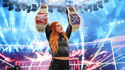 Becky Lynch en su momento de mayor gloria en WWE: ganando el evento estelar de WrestleMania en 2019.