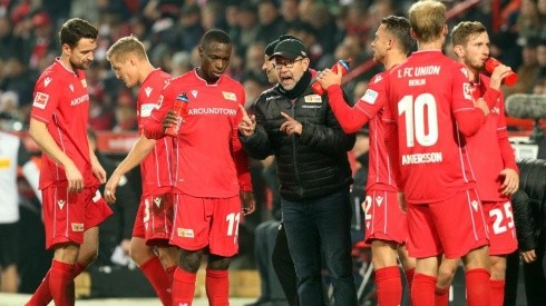Técnico del Union Berlin no podrá dirigir ante el Bayern Múnich por ir al velorio de su suegro