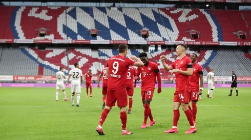 Los jugadores del Bayern Munich festejan uno de los goles frente al Eintracht Frankfurt