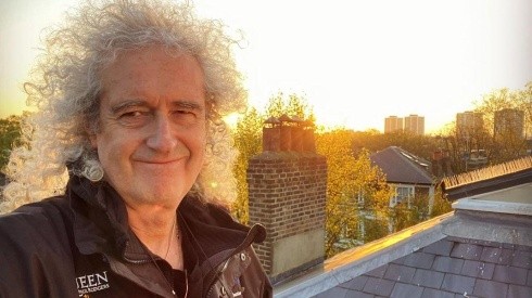 El emblemático guitarrista de Queen, Brian May, tiene 72 años.