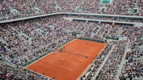 Organizadores de Roland Garros analizan disputar el torneo la última semana de septiembre y los primeros días de octubre.