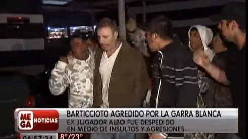 Imágenes que nadie quiere recordar: Barticciotto agredido por hinchas de Colo Colo