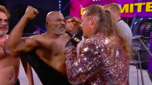 Mike Tyson hizo sorpresiva aparición en show de AEW para retar a Chris Jericho