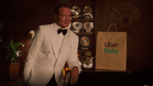 Luis Miguel en el comercial de Uber Eats.