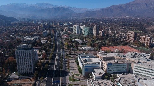 Las calles de Santiago debiesen tener poca circulación de vehiculos desde este 1 de junio.