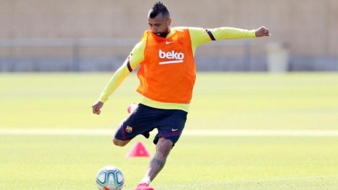 Arturo Vidal se prepara para la vuelta al fútbol en Barcelona