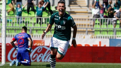 Carlos Muñoz y un nuevo gol a Johnny Herrera