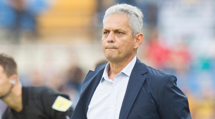 Vecinos se quejan porque Reinaldo Rueda toca el acordeón ...