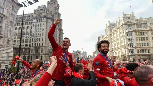 Jürgen Klopp aseguró que si el Liverpool es campeón de la Premier League planea celebrarlo con un desfile cuando las medidas sanitarias lo permitan.