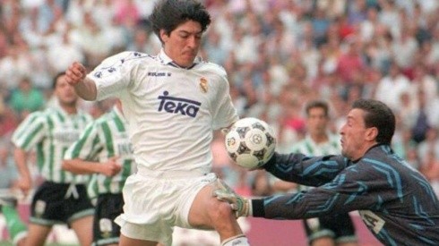 Hace 25 años Iván Zamorano ganó el trofeo Pichichi en España tras convertir 28 goles en la temporada 1994-1995