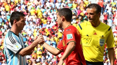 Messi y Hazard se saludan en el Mundial 2014