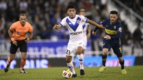 El mediocampista de Vélez Sarsfield, Thiago Almada, ha sido comparado con Messi y grandes clubes se han interesado en su pase