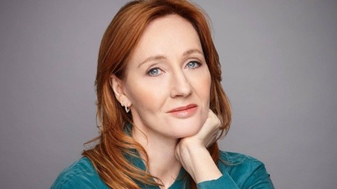J.K. Rowling fue fustigada por miles de usuarios en Twitter, además de la organizaciones vinculadas a la comunidad de la diversidad sexual.