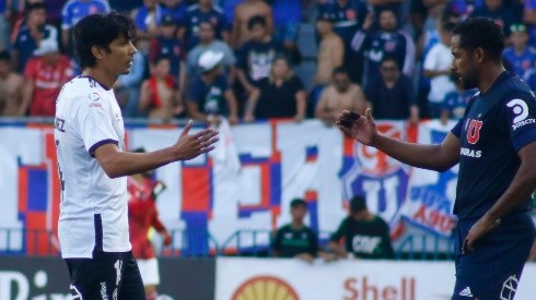Matías Fernández y Jean Beausejour se saludan en la final de Copa Chile