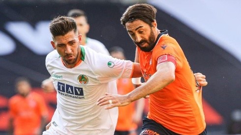 Başakşehir derrotó en casa a Alanyaspor en el regreso del fútbol turco