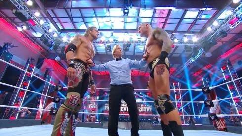 Edge y Randy Orton brindaron un gran match de lucha libre pura y clásica.