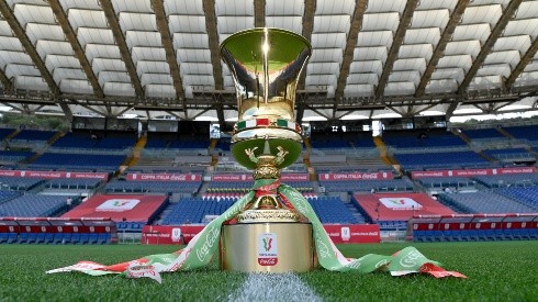 Este trofeo se llevará el ganador del encuentro entre Juventus y Napoli en el Estadio Olímpico de Roma.