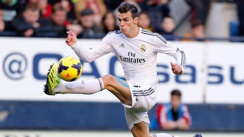 Gareth Bale celebró la clasificación de su selección para la Eurocopa con una bandera que tenía escrita la frase "Gales, Golf, Madrid. En ese orden", lo que desató la furia de la afición merengue.