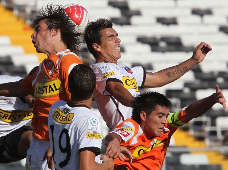 Imagen del 30 de enero de 2011, cuando Paredes anotó el gol de la polémica ante Cobresal (Agencia Uno)