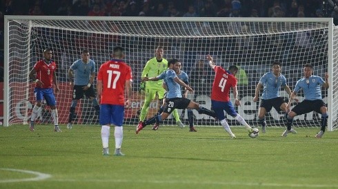Mauricio Isla recordó su gol a Uruguay, que hoy cumple 5 años