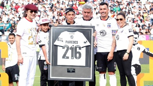 Esteban Paredes recibió un homenaje a estadio lleno por su récord en octubre. Ahora el récord no era tal