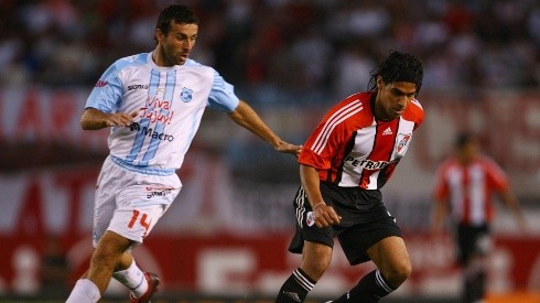 Radamel Falcao con la camiseta de River Plate en el Torneo Argentino