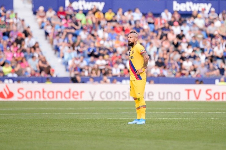 Arturo Vidal con el Barcelona tienen una ardua tarea este martes cuando enfrenten al Atlético de Madrid.
