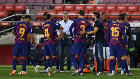 Setién y el plantel del Barcelona contra Atlético Madrid.