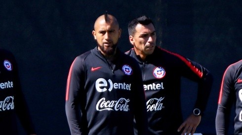 Esteban Paredes y Arturo Vidal en la selección chilena.