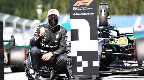 El finlandés de Mercedes logró ganarle a su compañero Lewis Hamilton y saldrá primero este domingo en la grilla del GP  de Austria.