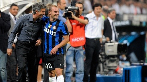 Mourinho junto a Sneijder en el Inter de Milan