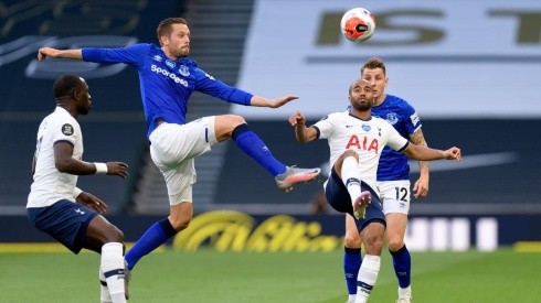 Tottenham rescató tres puntos gracias a un autogol
