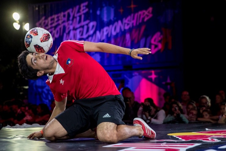 Diego Urzúa fue el participante mejor evaluado de la fase uno del Red Bull Street Style 2020.