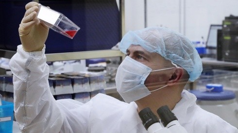 Vacuna rusa contra el coronavirus pasa con éxito los primeros ensayos clínicos