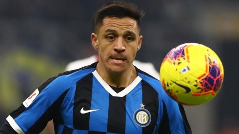 Inter de Milán le ofrece más años de contrato pero por menos plata a Alexis sánchez. El acuerdo está casi sellado