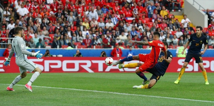 El gol de Martín Rodríguez le dio el empate a la Roja ante Australia por la Copa Confederaciones, y el paso a la semifinal para enfrentar a Portugal.