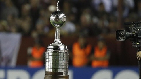El anhelado trofeo de la Copa Libertadores.