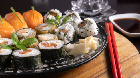 El sushi es la comida más mencionada en redes sociales para entrega a domicilio