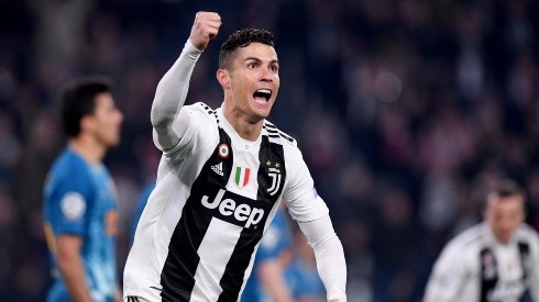 Cristiano Ronaldo festeja con la camiseta de la Vecchia Signora