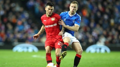 Charles Aránguiz marcó un gol en la ida entre el Bayer Leverkusen y el Rangers.