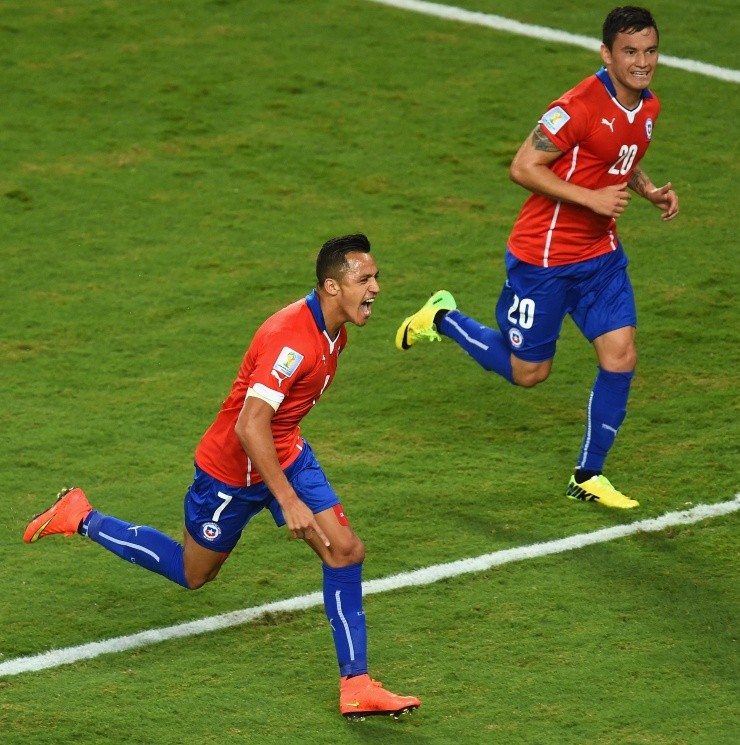 Alexis Sánchez y Charles Aránguiz, piezas fundamentales en el bicampeonato de la Roja en Copa América, no podrán enfrentarse en este duelo. (Foto: Getty)