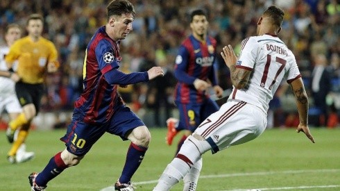 Messi deja desparramado en el suelo a Boateng y le convierte un golazo al Bayern