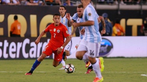 Alexis y Chile contra Argentina en la Copa América Centenario.