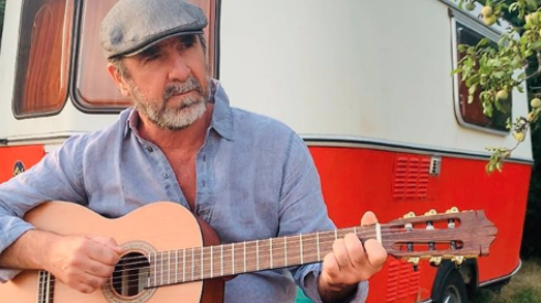 Cantona quiere tocar la guitarra en el Teatro de los Sueños