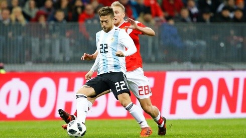 Papu Gómez con la camiseta argentina enfrentando a Rusia